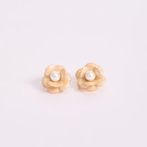 Aretes Flor Camelia con Perla Nefrah