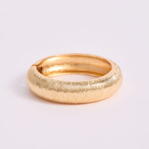 Brazalete Dorado Rígido Texturizado Nefrah