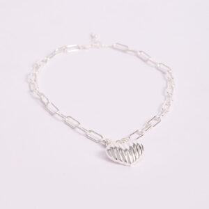 Collar Plateado Cadena Eslabón con Dije Corazón Escultural