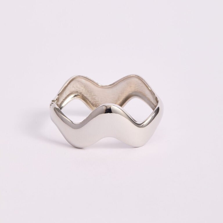 Brazalete Escultural Ondulado Plata Espejo