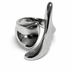 Anillo Plateado Regulable Diseño Orgánico Fluido